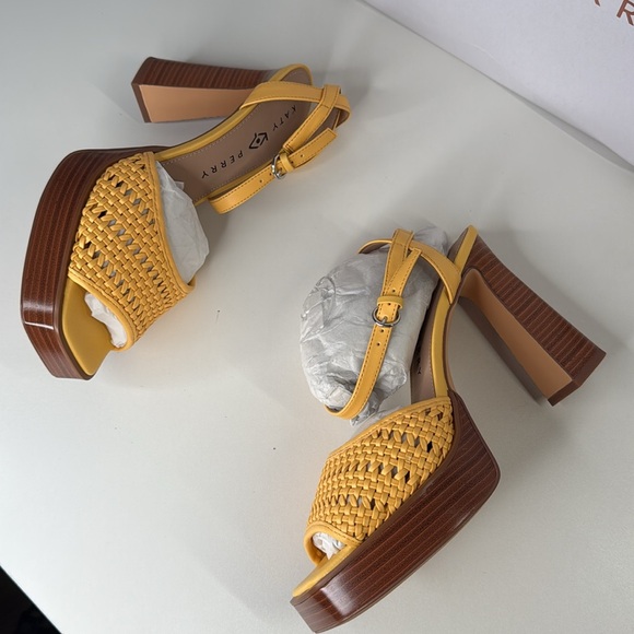 Katy Perry the steady ankle strap heels size 8.5M in pineapple wicker new in box - Picture 4 of 14